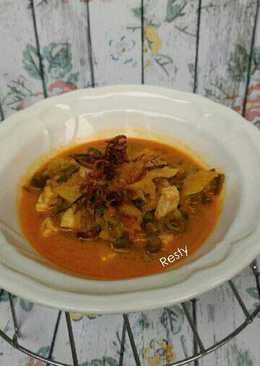 Sayur ketupat Betawi