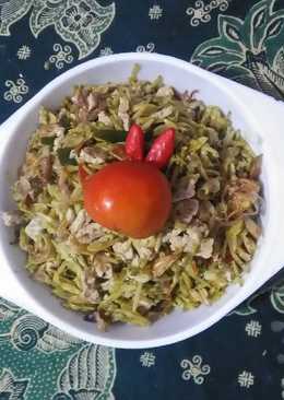 Oseng kembang kates (bunga pepaya) ala weweng