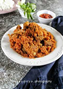 Ayam Goreng Serundeng Kelapa