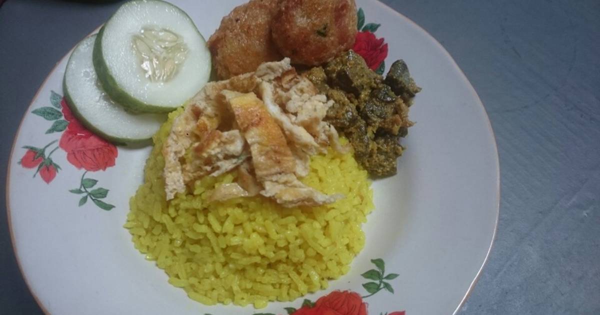 1 085 resep  nasi  kuning praktis enak dan sederhana Cookpad