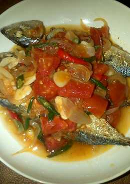 Ikan Gembung Masak Cabe Tomat