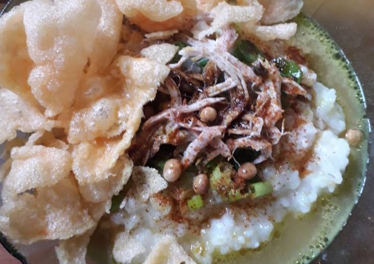 gambar untuk resep Bubur ayam kuah santan kuning