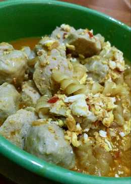 Seblak macaroni bakso