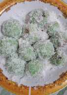 Klepon isi pisang coklat