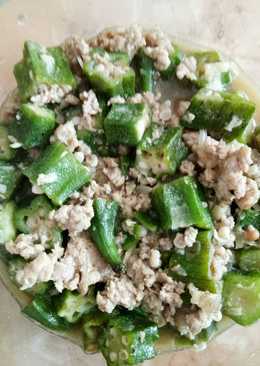 Okra tumis daging babi