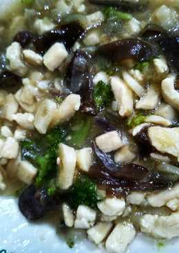 Sauteed chicken (A'la Szechuan) with mushroom and broccoli