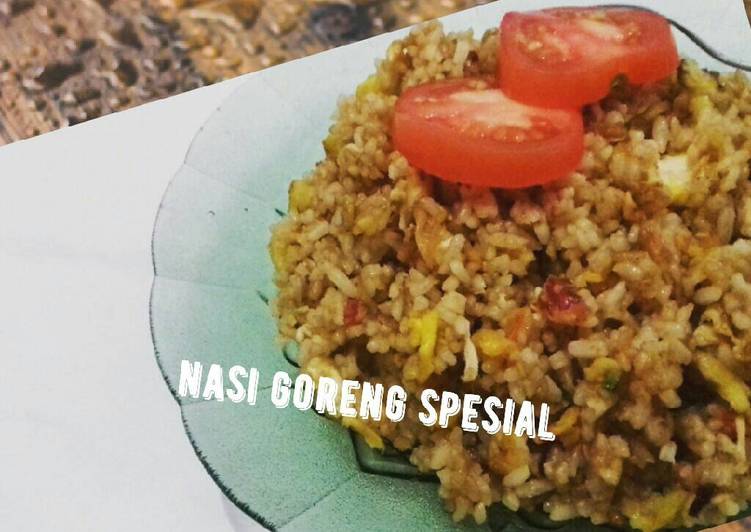 Resep Nasi goreng penuh cinta Oleh Ismii Nurhayati