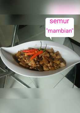 Semur daging, kentang dan telur putih