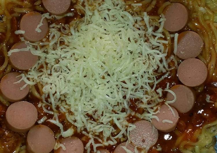 cara membuat Pizza mie telur sosis keju