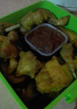 Ayam goreng bumbu soto