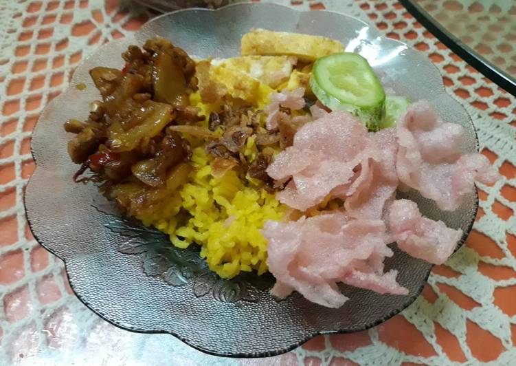 cara membuat Nasi kuning simple