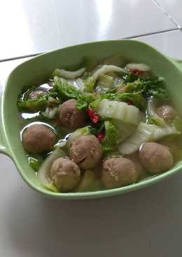 Sayur sawi putih dan bakso