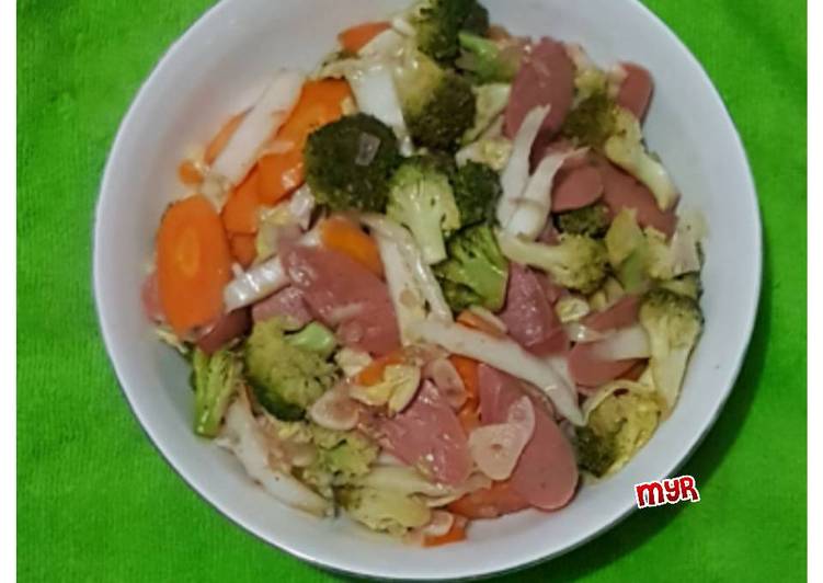 gambar untuk resep makanan Tumis brokoli wortel sawi sosis