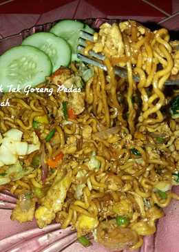 Mie Tek Tek Goreng Pedes