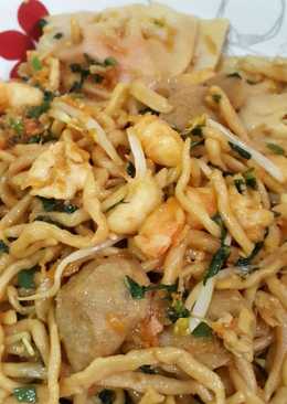 Mie goreng komplit