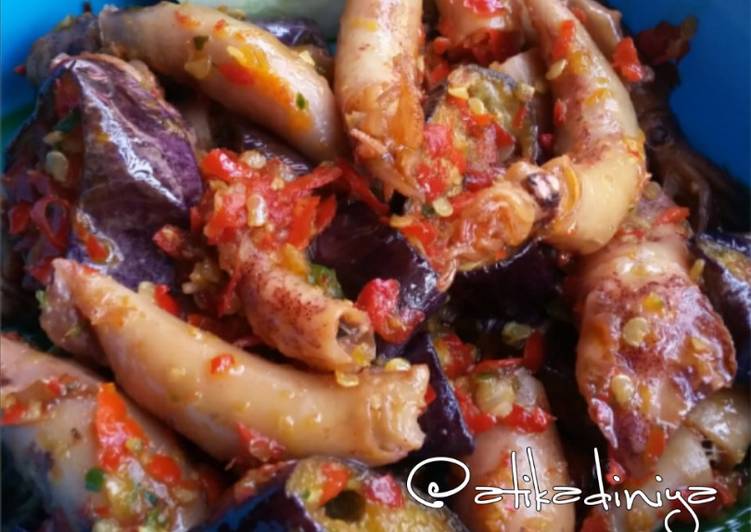 cara membuat Cumi Kering dan Terong Sambalado ??