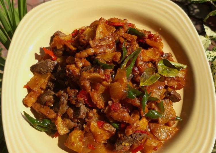 Krengsengan ati kentang tempe foto resep utama