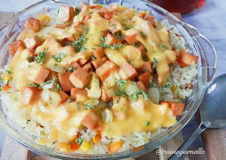 gambar untuk resep makanan Butter rice with Chicken luncheon (nasi panggang)