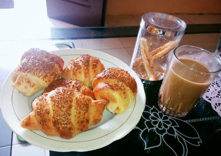 Resep Croissant isi Sosis (with danish pastry sheet) - Anandita Rachma
Sapoetri