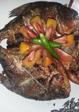 Ikan bawal bakar bumbu kecap