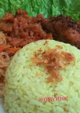 Nasi Kuning lengkap Praktis Mudah