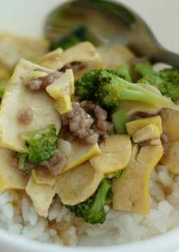 Nasi Siram Tahu Kuning,Daging, Brokoli