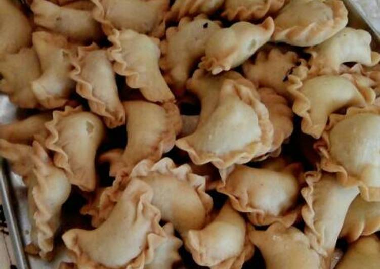 resep lengkap untuk Pastel mini isi abon