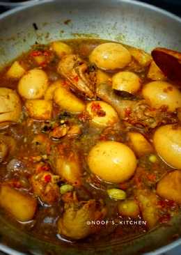 Semur Telur Kentang Berempah Pedas (Plus Ayam)