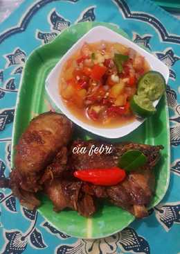 Ayam goreng sambal matah ala fe'