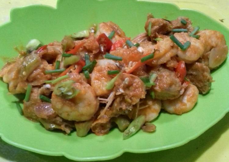Udang asam manis