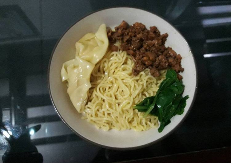 gambar untuk resep makanan Mie ayam jamur pangsit simpel enak