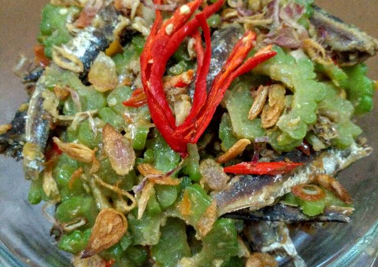 cara membuat Tumis Pare Ikan Asin Pedas Penggugah selera