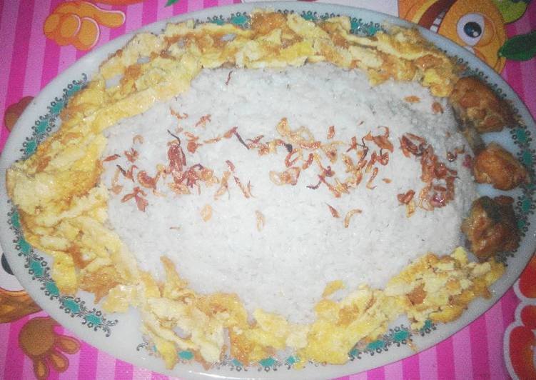 Resep Nasi Uduk Gurihhhhh Gurihhhhh Gurihhhhh(Magic Com) Karya Ainur
Roichatin