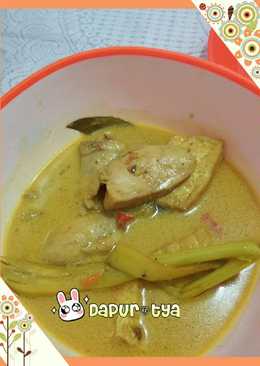 Opor Ayam Kuning