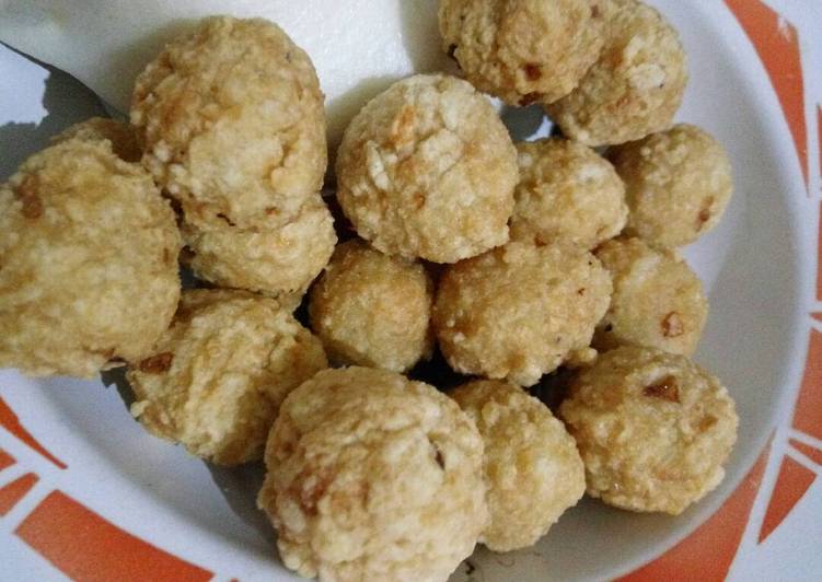 gambar untuk cara membuat Bola bakso ayam goreng (fried chicken meatball)