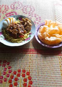 Mie Kuning Basah Siram Tauco