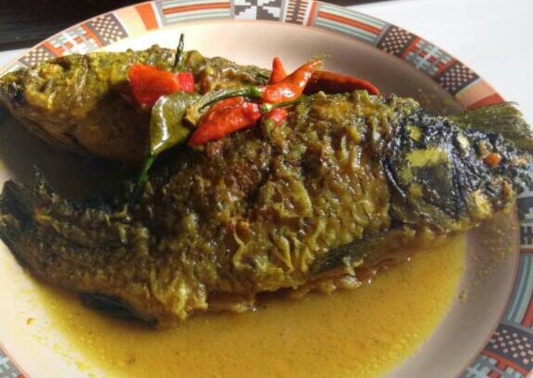 resep makanan Ikan Mas Bumbu Acar Kuning (Step by Step)