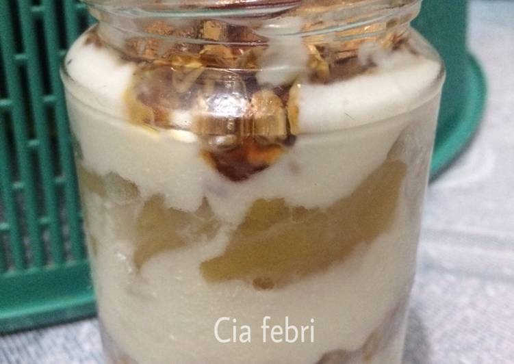 gambar untuk resep makanan Parfait fruit yogurt granola