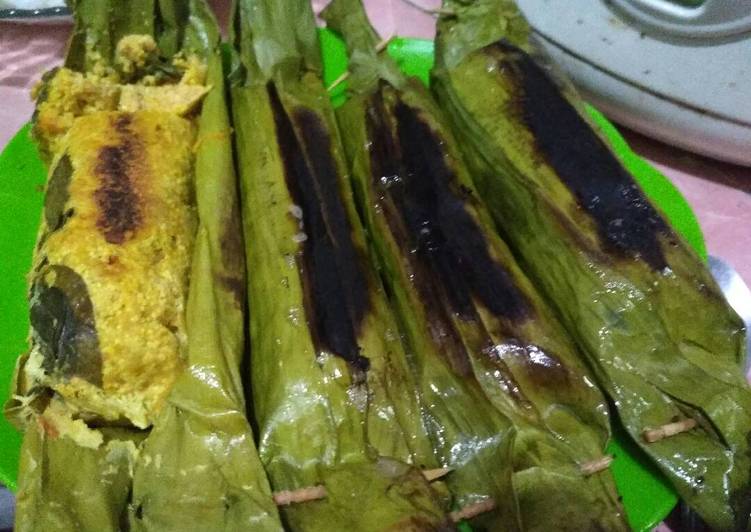 gambar untuk resep makanan Pepes Telur Ikan Mas