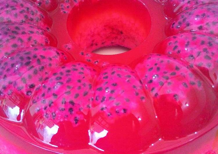 bahan dan cara membuat Puding buah naga merah(tanpa diblender)