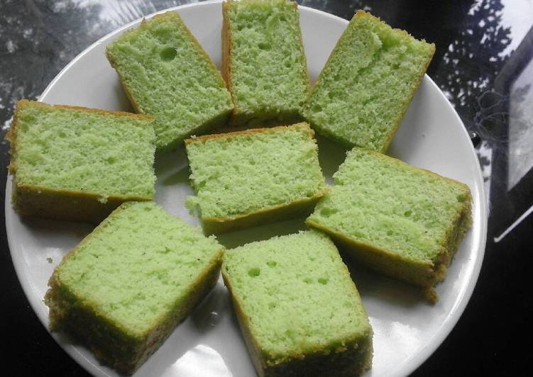 gambar untuk resep Bolu pandan santan panggang