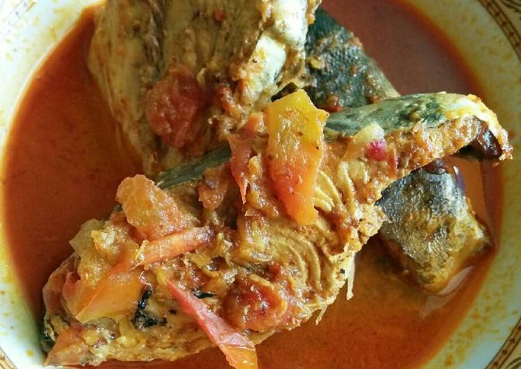 resep lengkap untuk Ikan Tongkol Asam Pedas