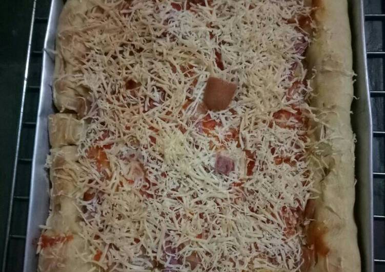 resep Pizza ala kadarnya bun,,,,,