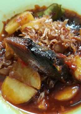 Sambal tongkol dan kentang goreng