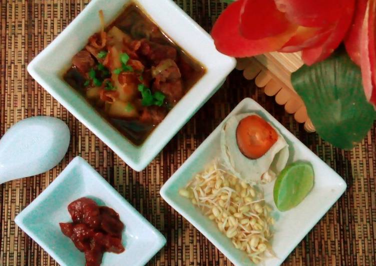 resep lengkap untuk RAWON SUROBOYO a.k.a. BLACK SOUP