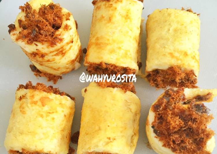 gambar untuk resep Simple Beef Floss Roll Bun