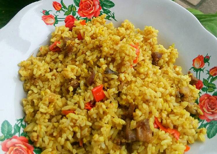 bahan dan cara membuat Nasgor Kambing (Memanfaatkan sate dan gulai)