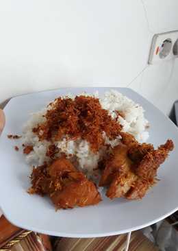 Ayam goreng serundeng