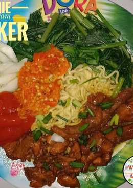 60. Mie Ayam Ceker ala Abang Kaki Lima