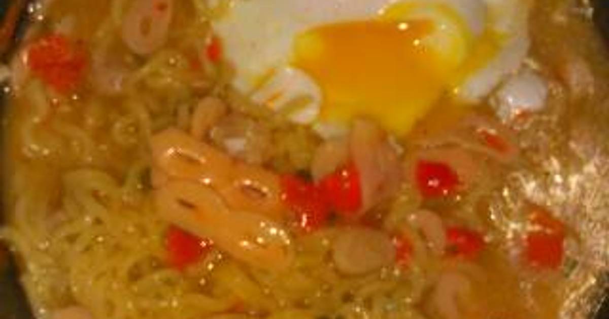  Resep  Mie kuah  pedas  plus telur  setengah matang oleh ayomi 